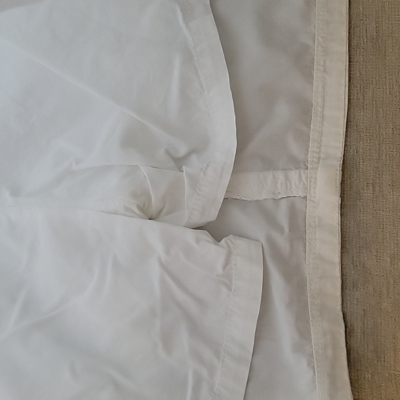 FRESH PRODUCE white 100% cotton scort.  Side pockets.  Size is XS. - Picture 5 of 6